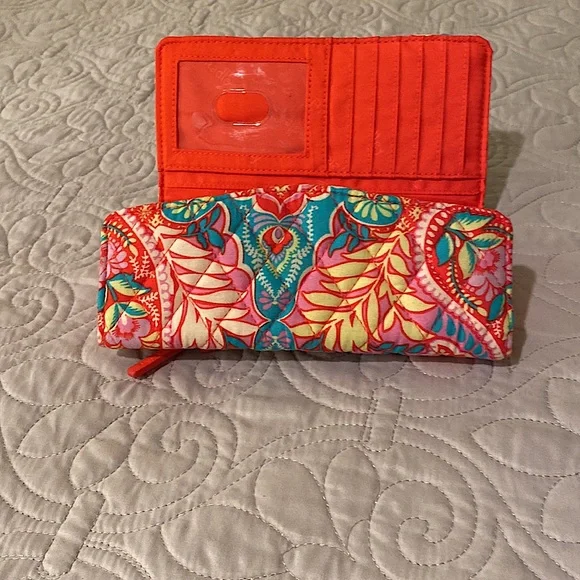 Paisley in Paradise wallet with shoulder strap by Vera Bradley. Like new! - Picture 5 of 7